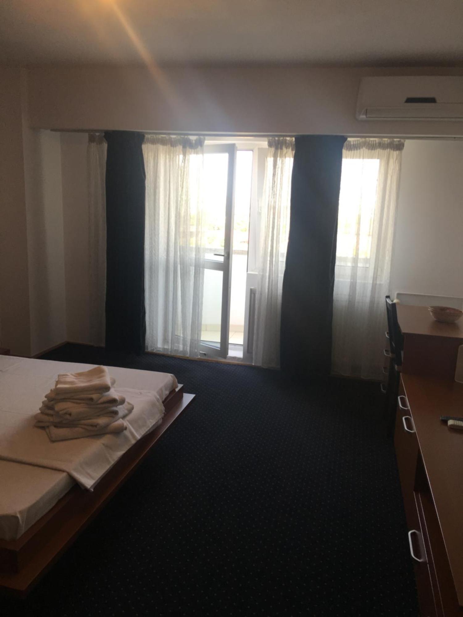 Alba Iulia Square - Apartments And Studios 布加勒斯特 外观 照片
